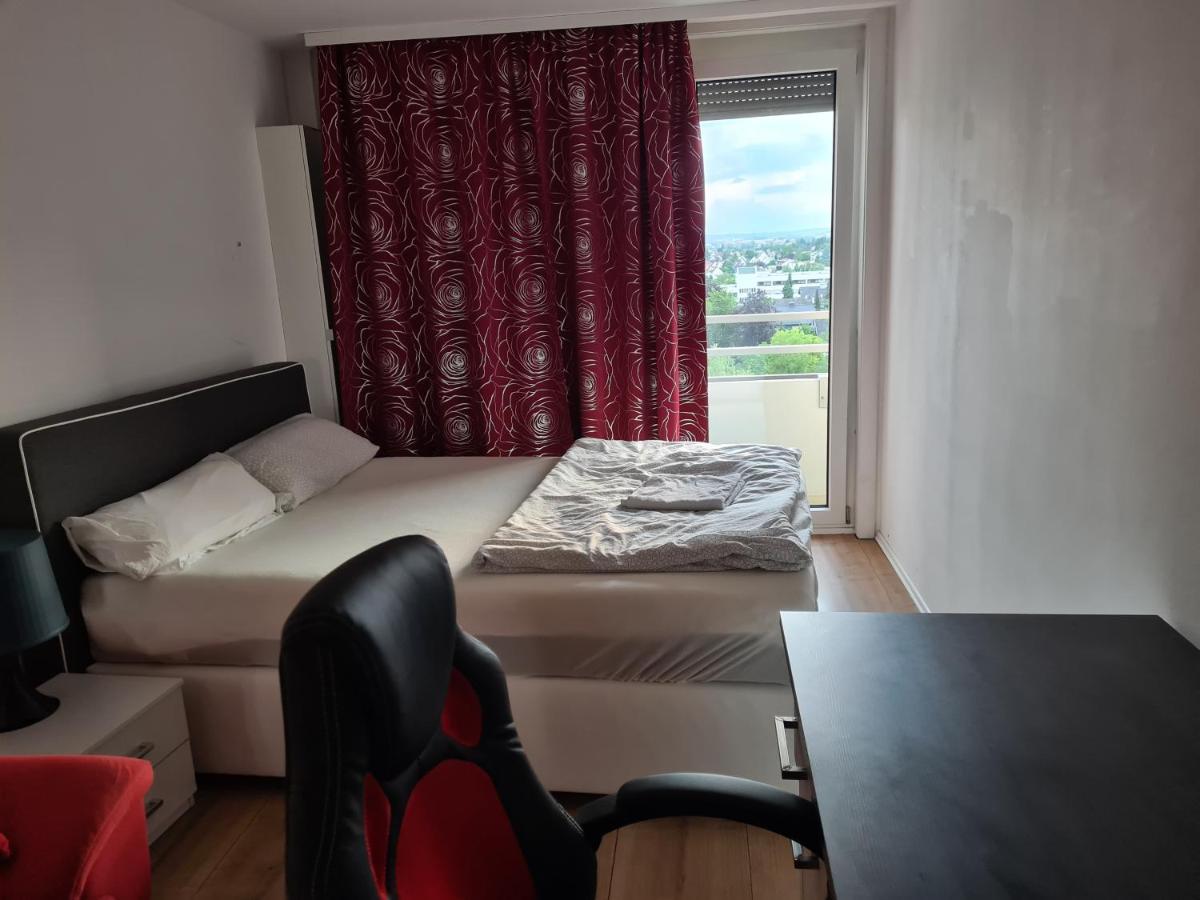 Sehr Schoene Drei Zimmer Deluex Wohnung In Зинделфинген Екстериор снимка